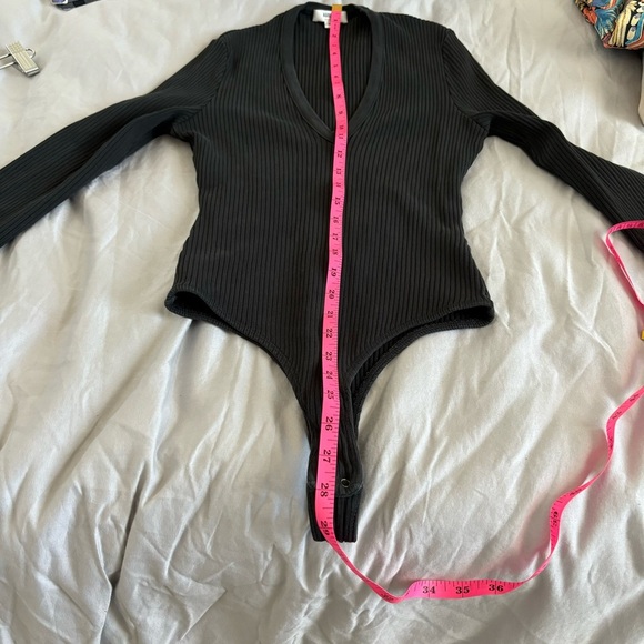 AGOLDE Deep V-Neck Long-Sleeved Bodysuit size M - Picture 8 of 11
